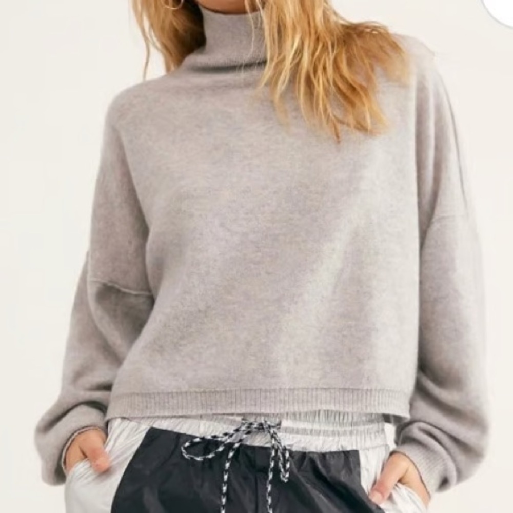Free People 100% Cashmere Light Gray Turtleneck Cropped Sweater